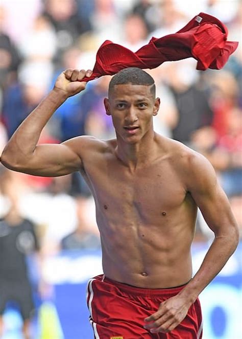richarlison copine  Antonio told us on Tuesday that the striker was due to go for an MRI scan this week on the hamstring injury he suffered in Brazil's World Cup quarter-final loss against Croatia on 9 December